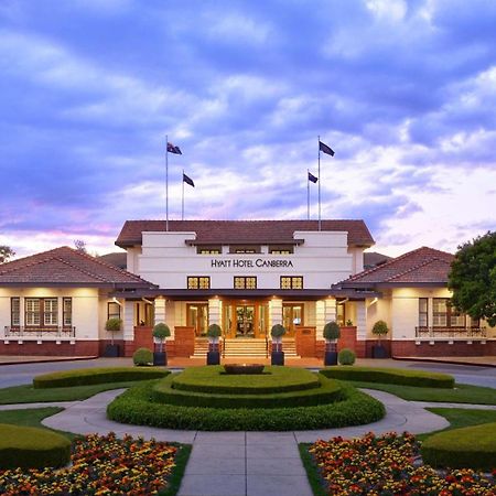 Hyatt Hotel Canberra - A Park Hyatt Hotel Esterno foto The clubhouse at the Adelaide Golf Club