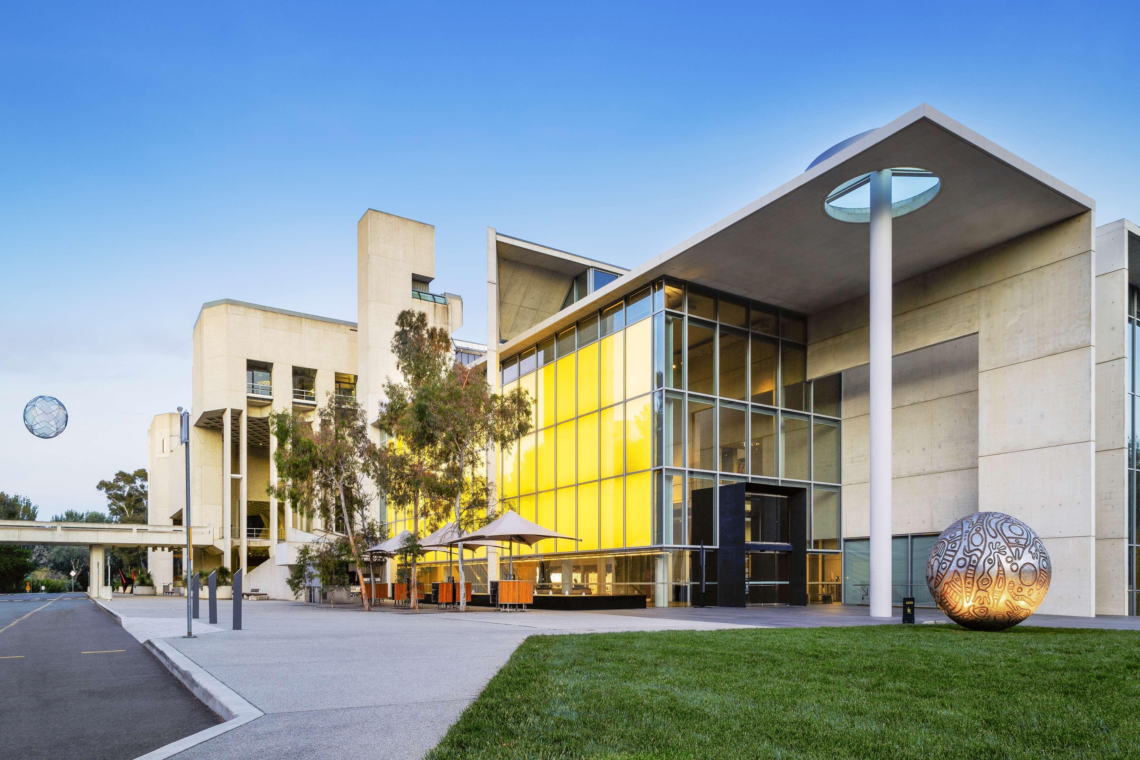 Hyatt Hotel Canberra - A Park Hyatt Hotel Esterno foto The National Institute of Dramatic Art