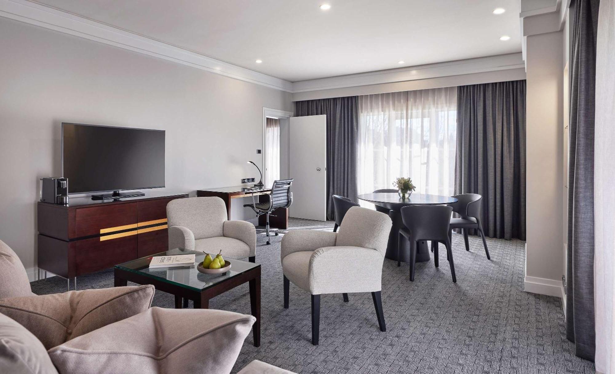 Hyatt Hotel Canberra - A Park Hyatt Hotel Esterno foto